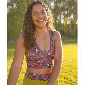 RARE Youer Transform Crop Top Wolfmitten / Saucy, size Medium NWOT